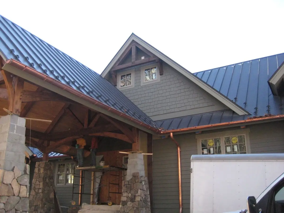 Craftsman Roofing team delivering quality roofing work in Saratoga
